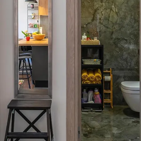 Luxury Ruby Apartment